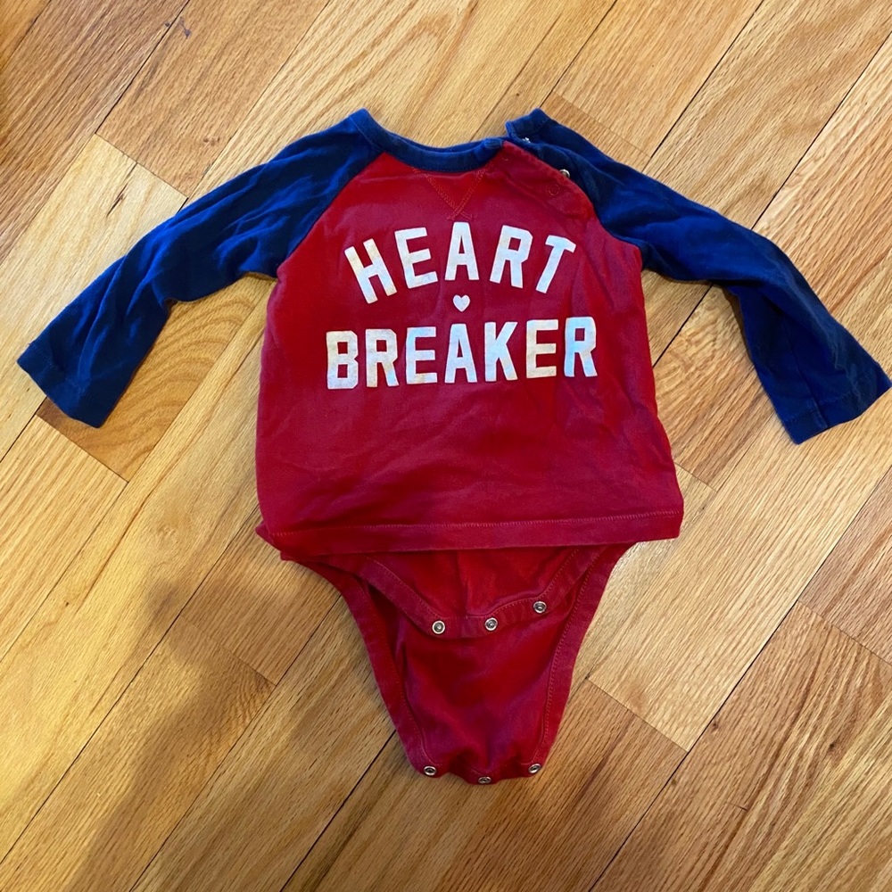 Heart breaker baby boy gap onesie in EUC